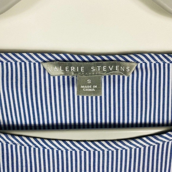 Valerie Stevens Size Small Striped Bell Sleeve Pearl Detail Blouse Top Blue - Picture 5 of 6